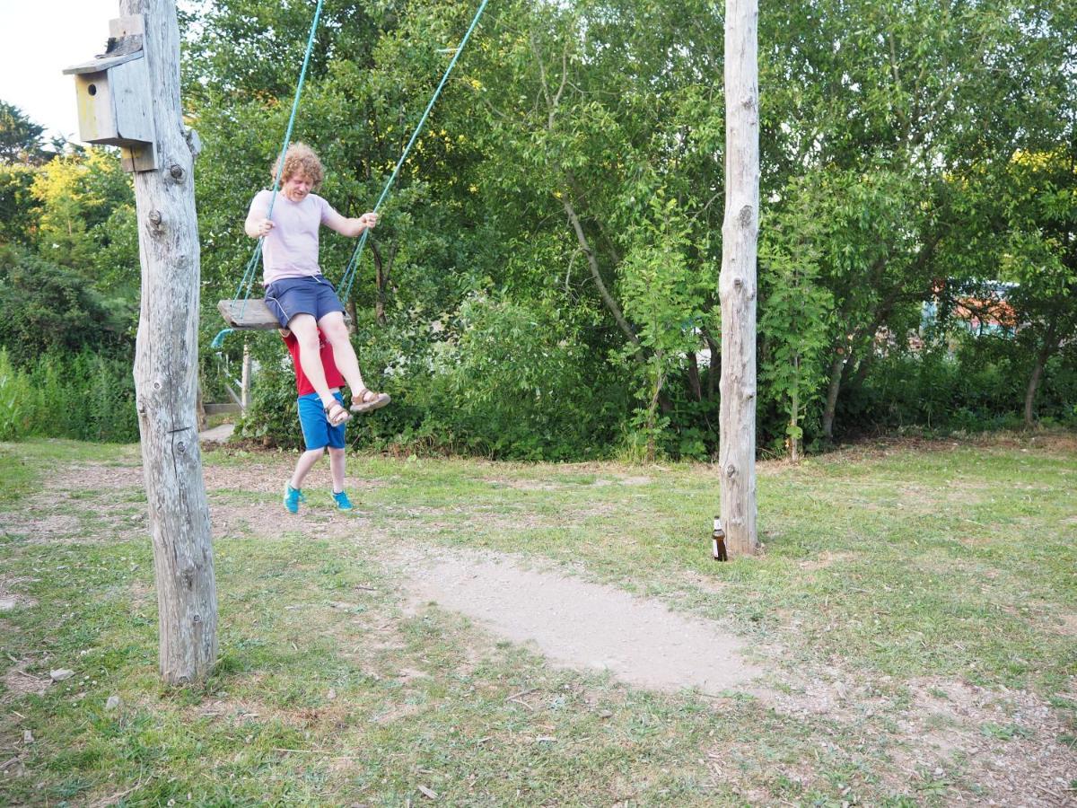 Inch Hideaway Eco Camping Whitegate  Eksteriør bilde