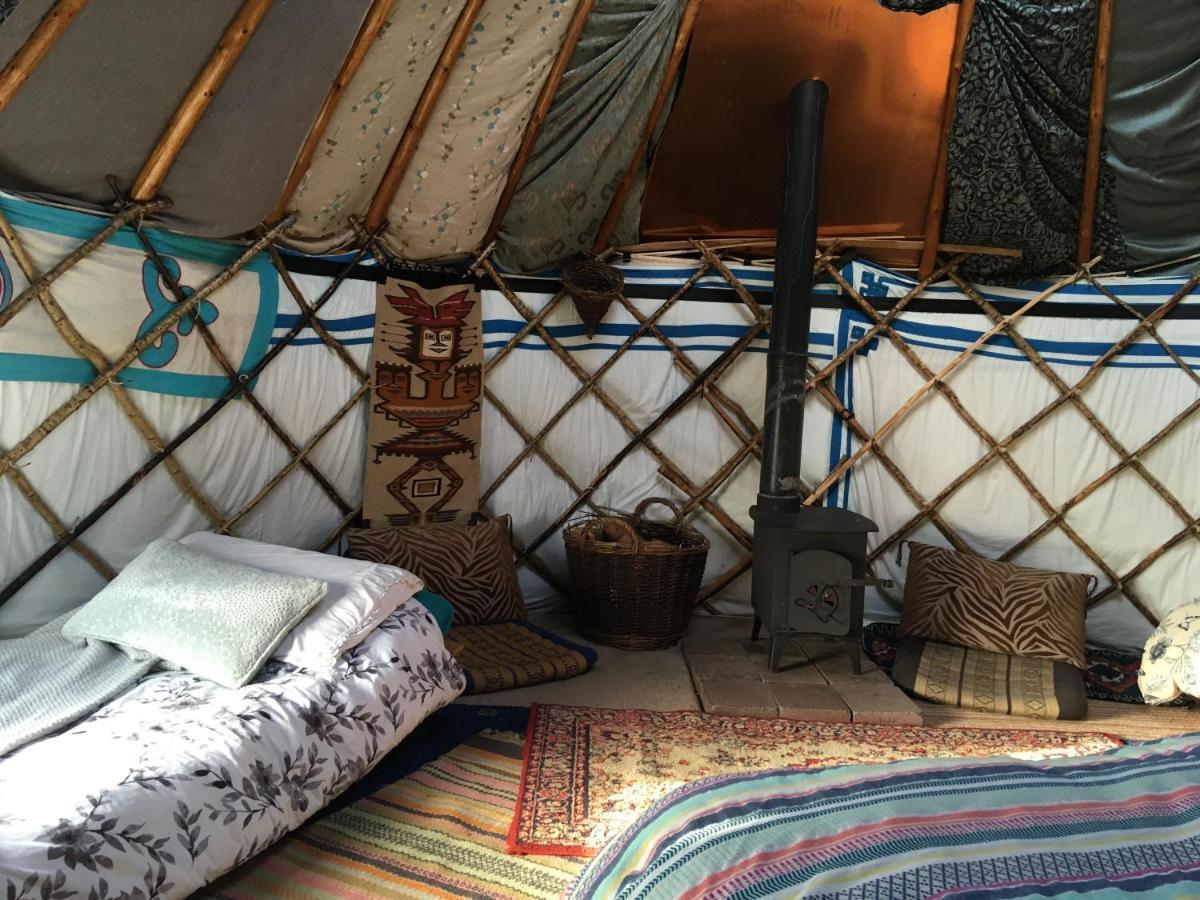 Inch Hideaway Eco Camping Whitegate  Eksteriør bilde