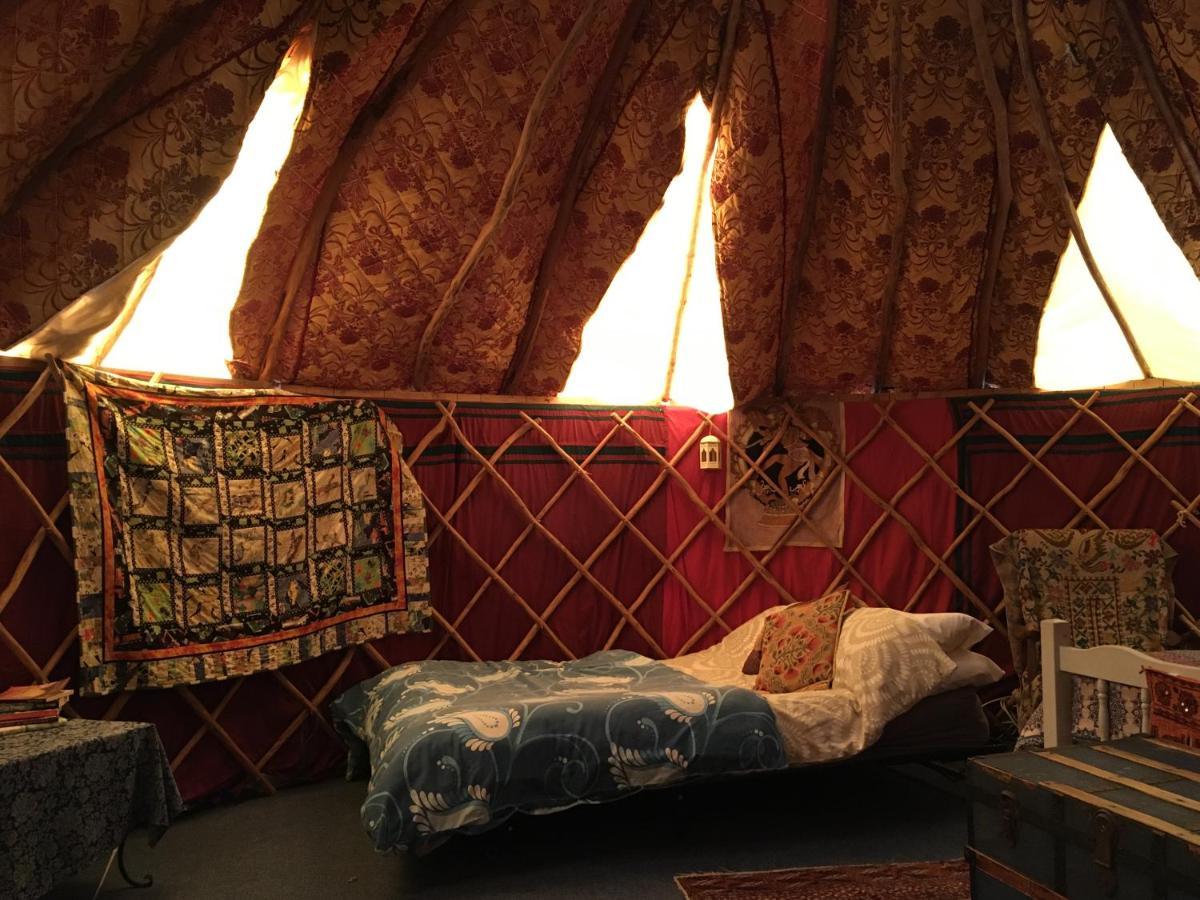 Inch Hideaway Eco Camping Whitegate  Eksteriør bilde